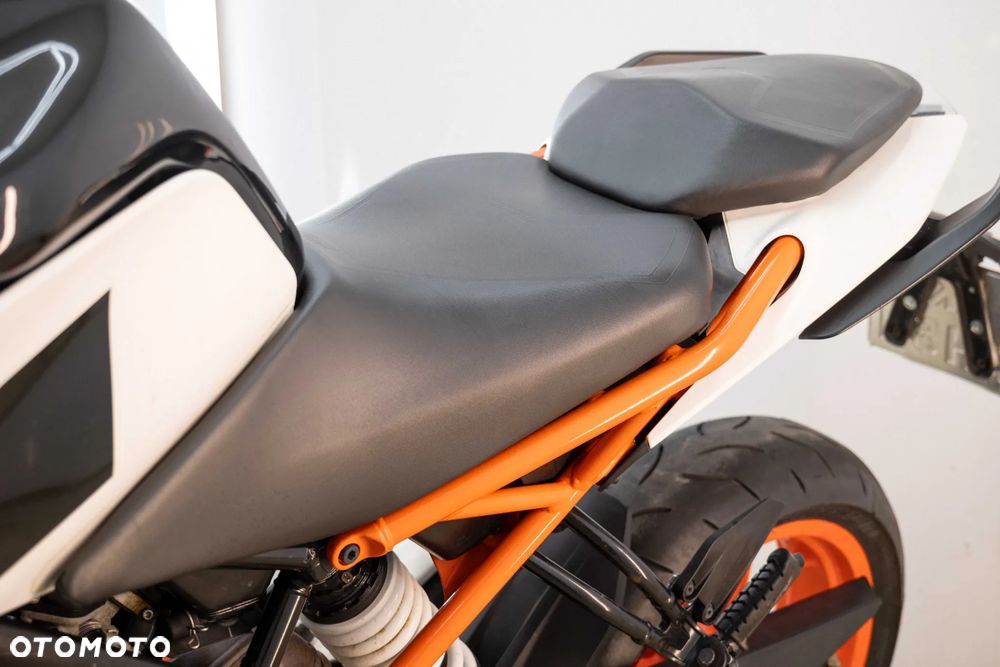 KTM Duke 125 - 18