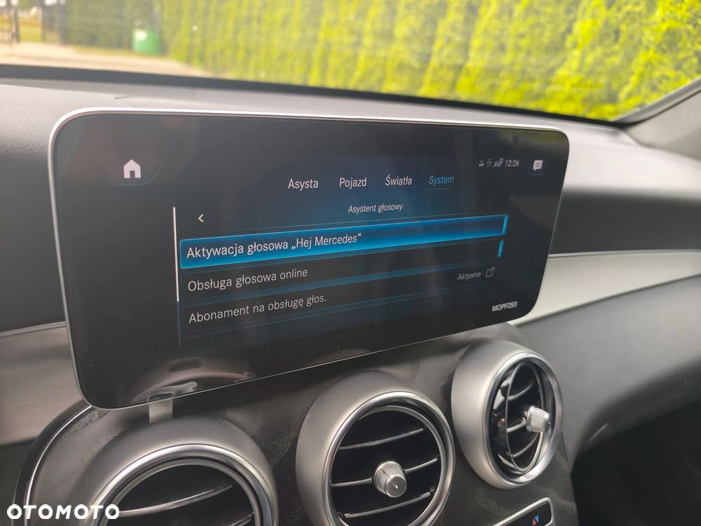 Mercedes-Benz GLC 220 d 4Matic 9G-TRONIC AMG Line Plus - 25