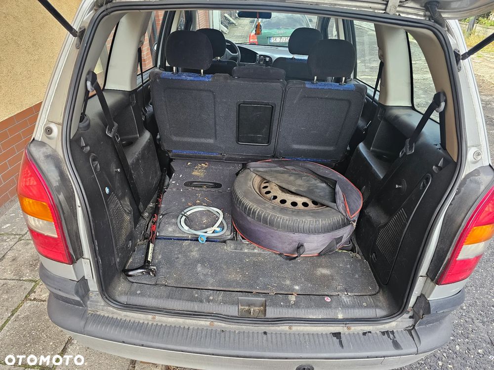 Opel Zafira 1.6 16V Comfort - 6