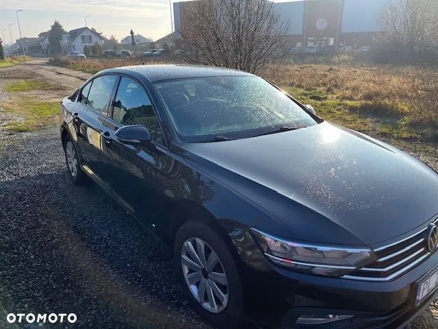 Volkswagen Passat - 2