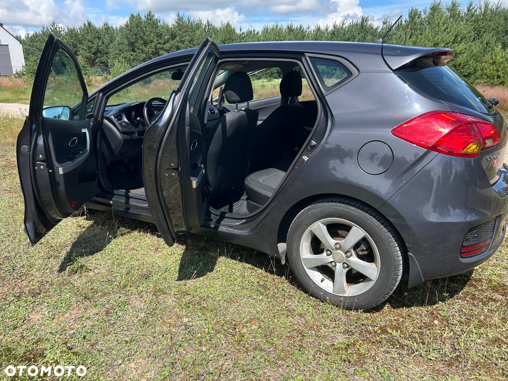 Kia Ceed 1.6 CRDi M - 17