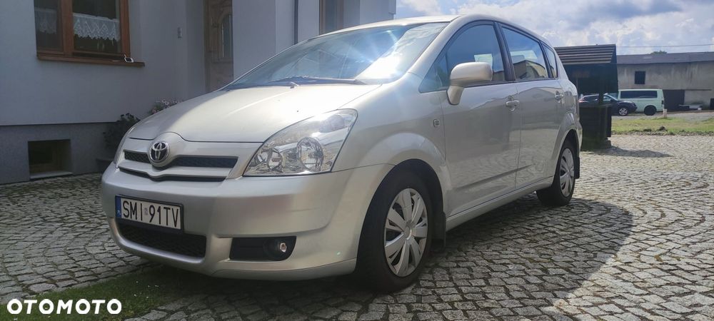 Toyota Corolla Verso 2.2 D-4D - 1