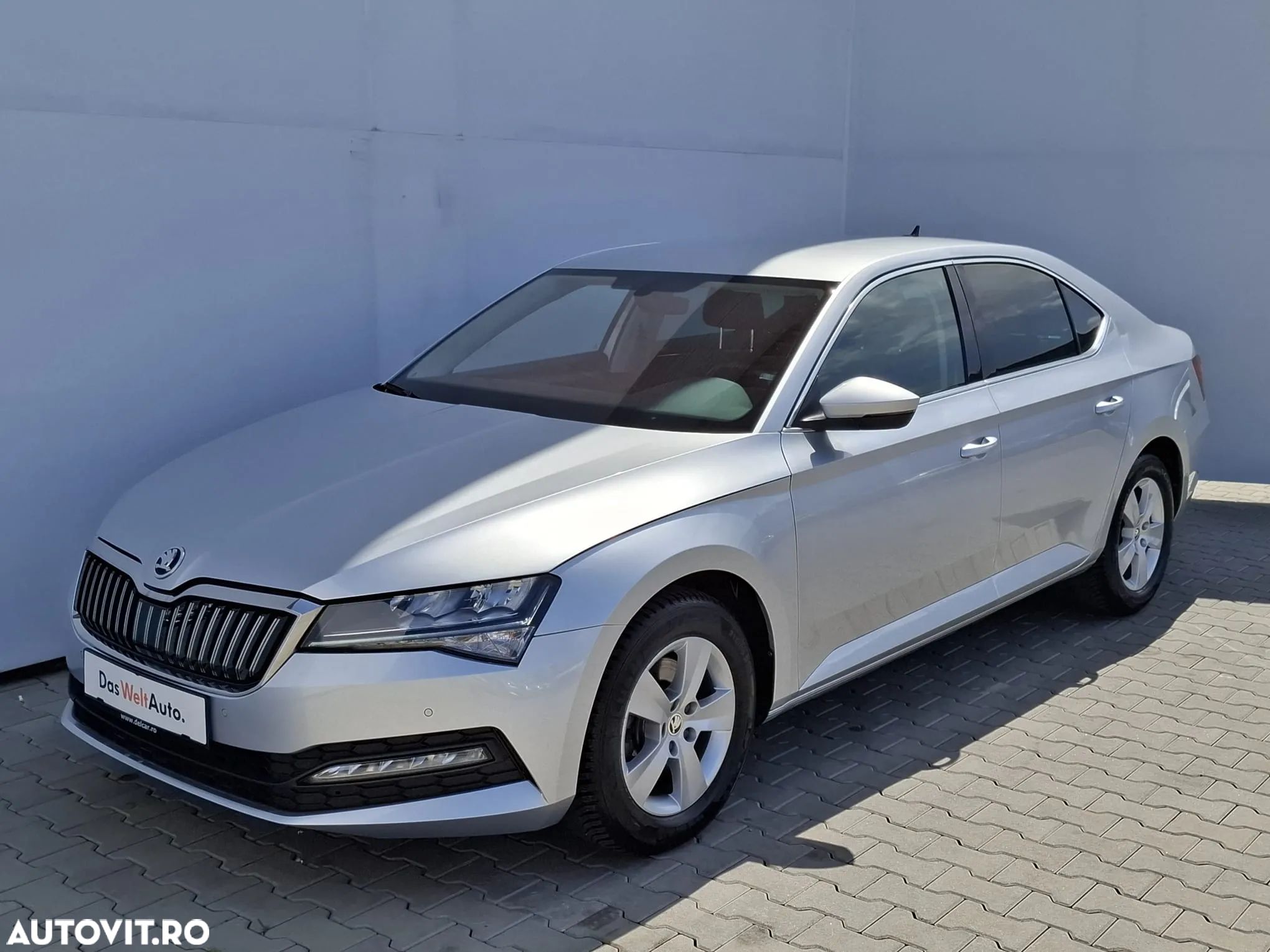 Skoda Superb 2.0 TDI DSG Ambition - 1