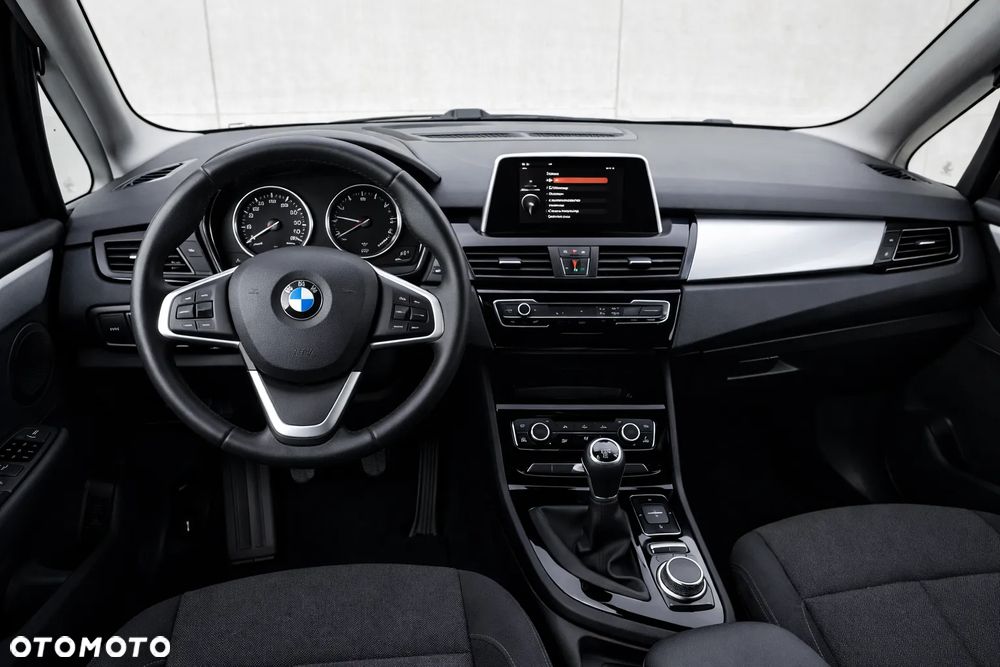 BMW Seria 2 218i - 18