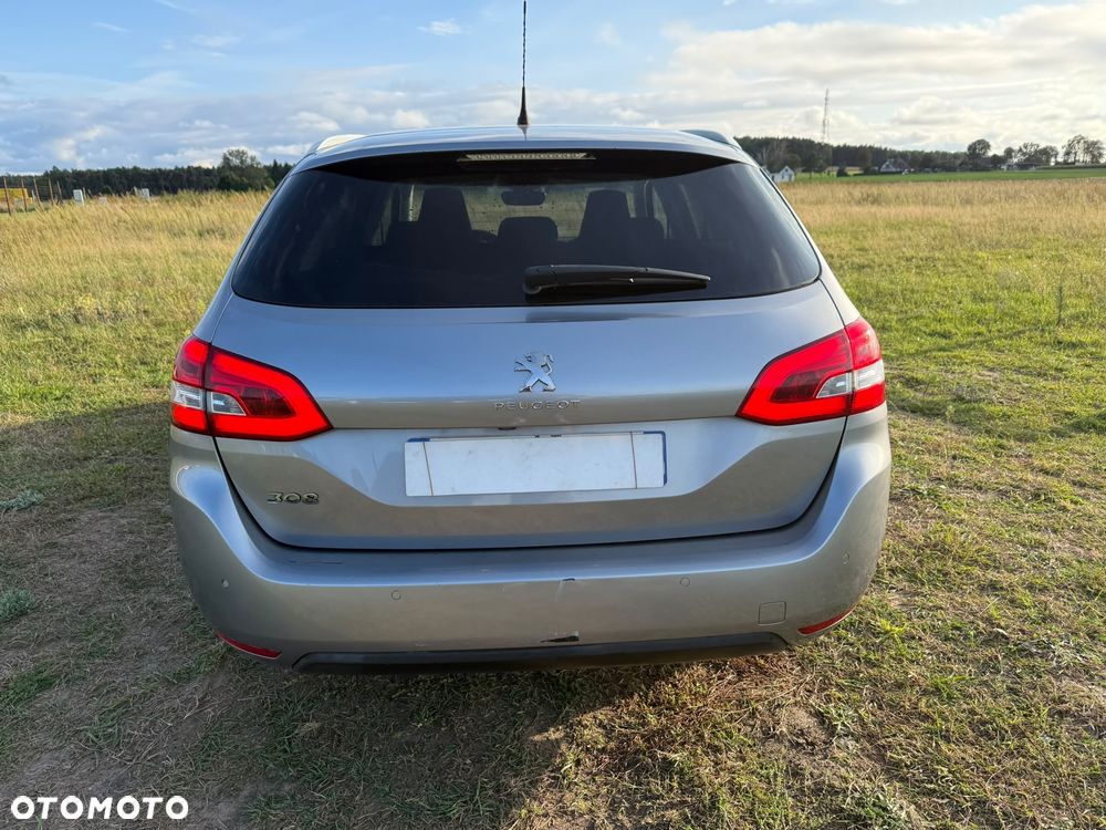 Peugeot 308 BlueHDi 130 EAT8 Black Edition - 32