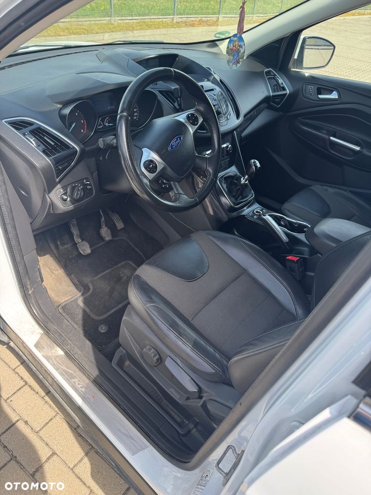 Ford Kuga 2.0 TDCi 2x4 Titanium - 13