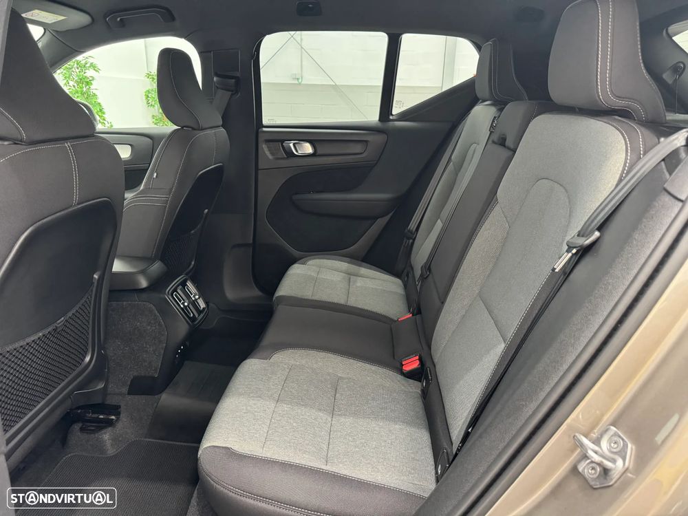 Volvo XC 40 B4 B DKG Momentum Pro - 34