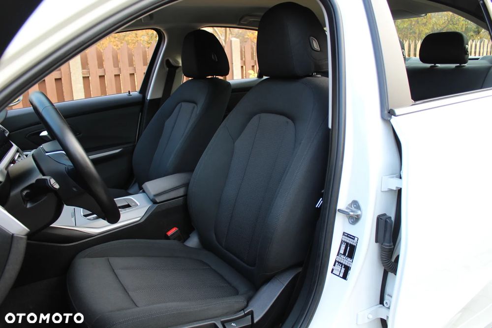 BMW Seria 3 318i Advantage sport - 20