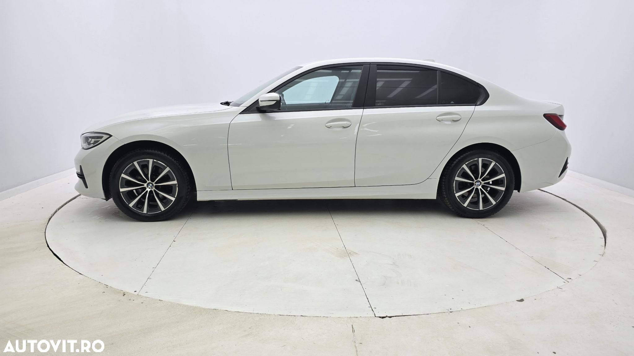 BMW Seria 3 320i AT - 9