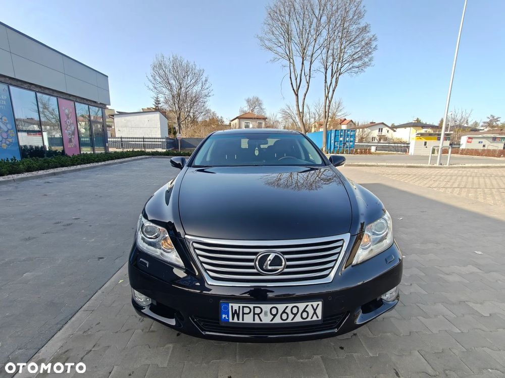 Lexus LS - 18
