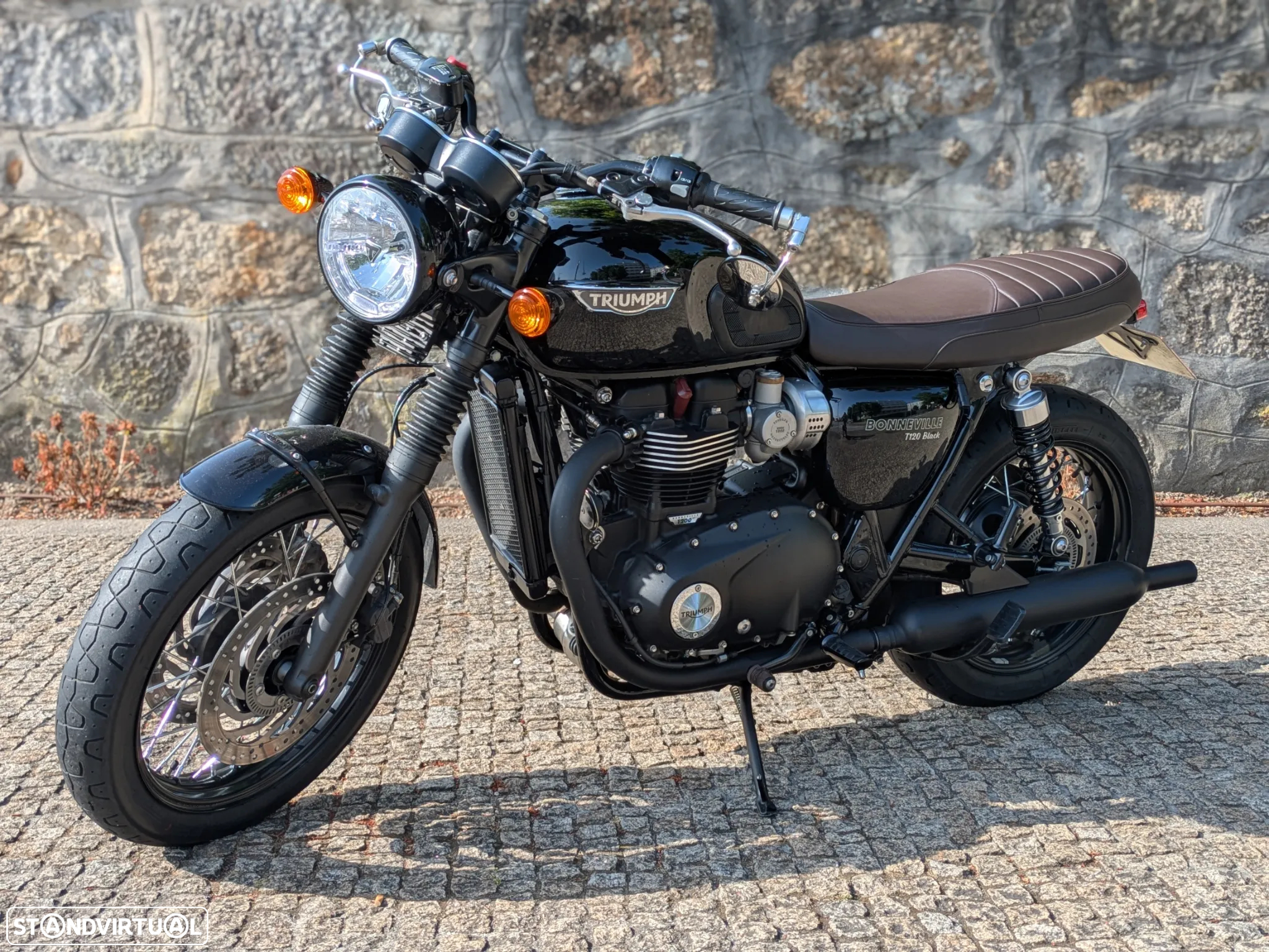 Triumph Bonneville T120 Black - 7