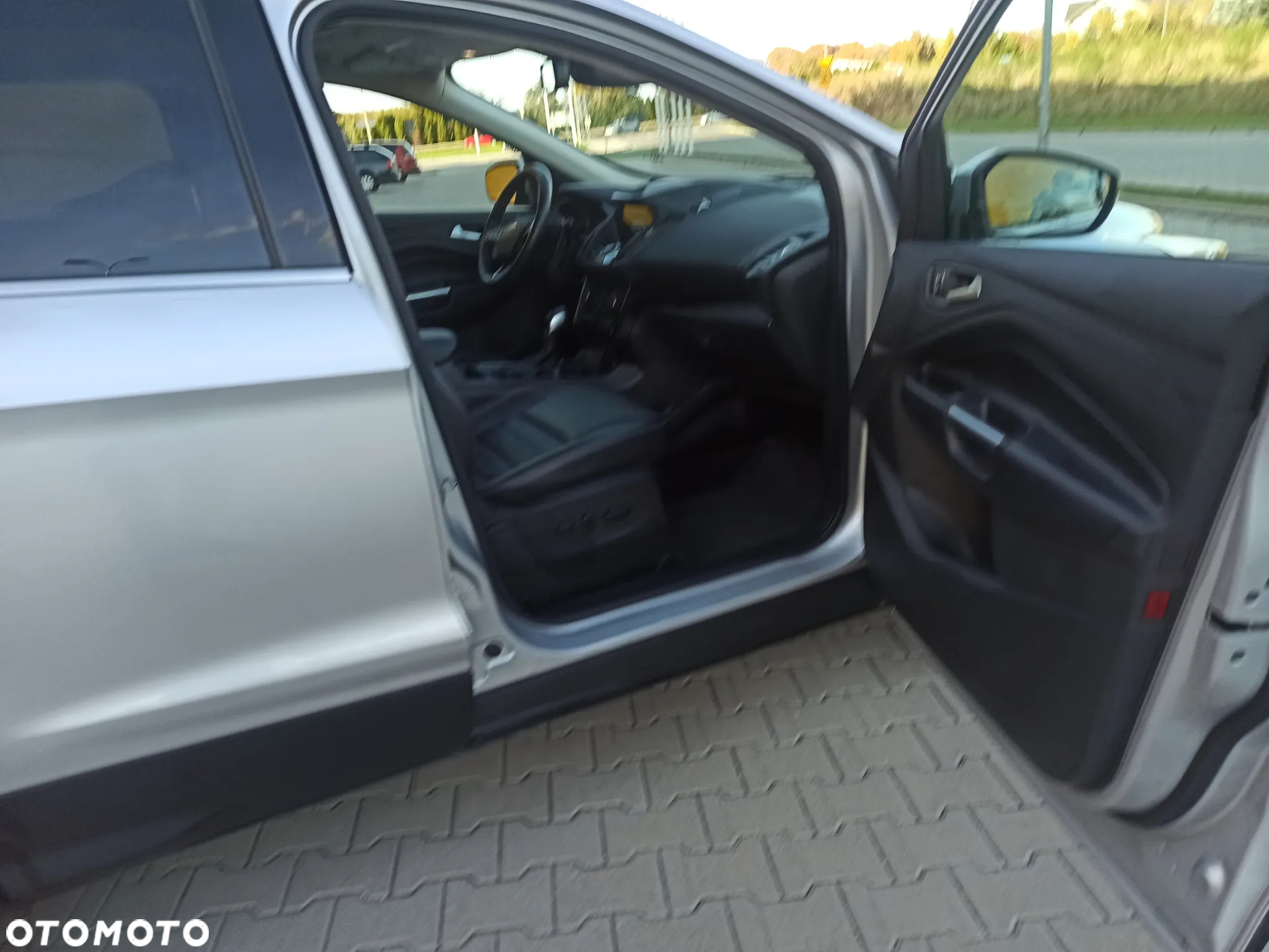 Ford Escape 2.0 EcoBoost AWD Titanium - 11