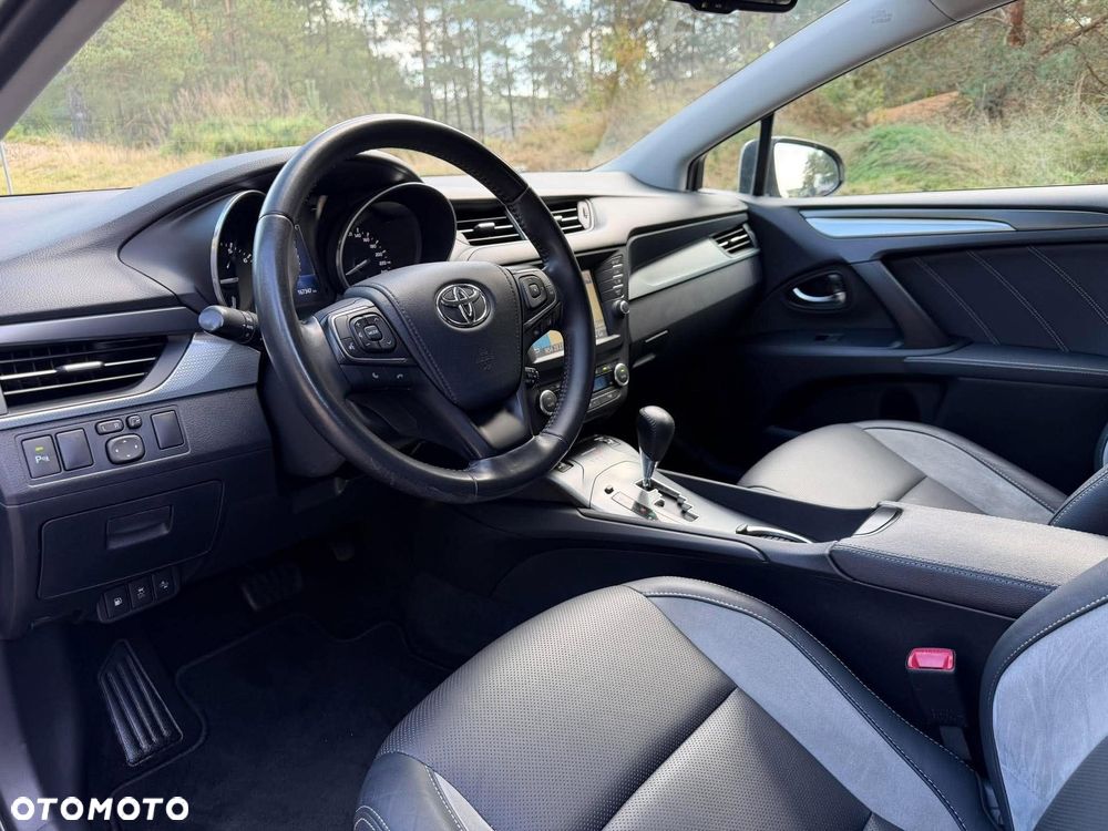 Toyota Avensis 1.8 Premium MS - 19