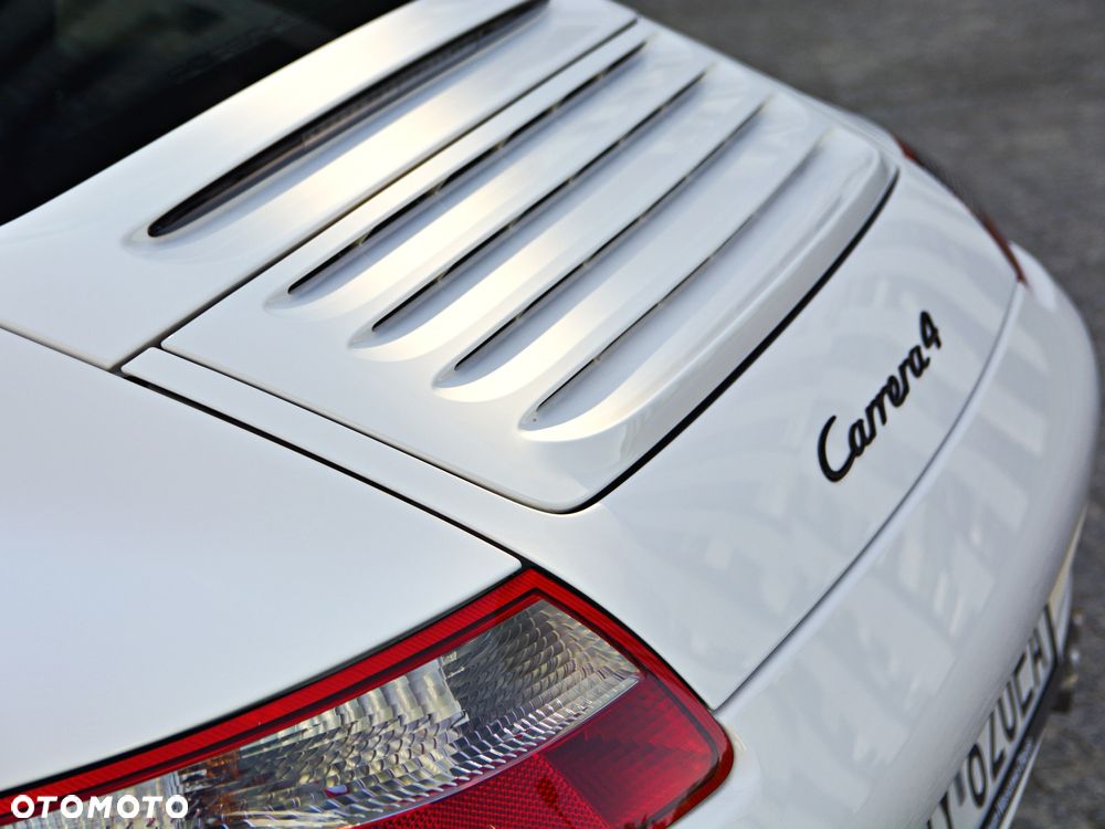 Porsche 911 Carrera 4 Tiptronic S - 9