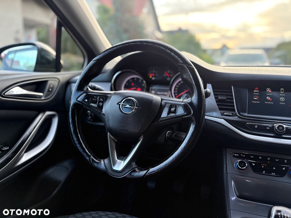 Opel Astra 1.4 T Dynamic S&S - 27