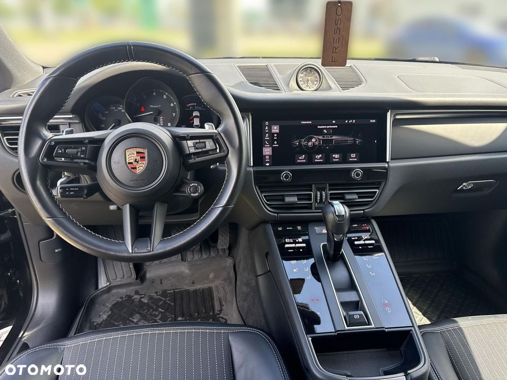 Porsche Macan T - 12