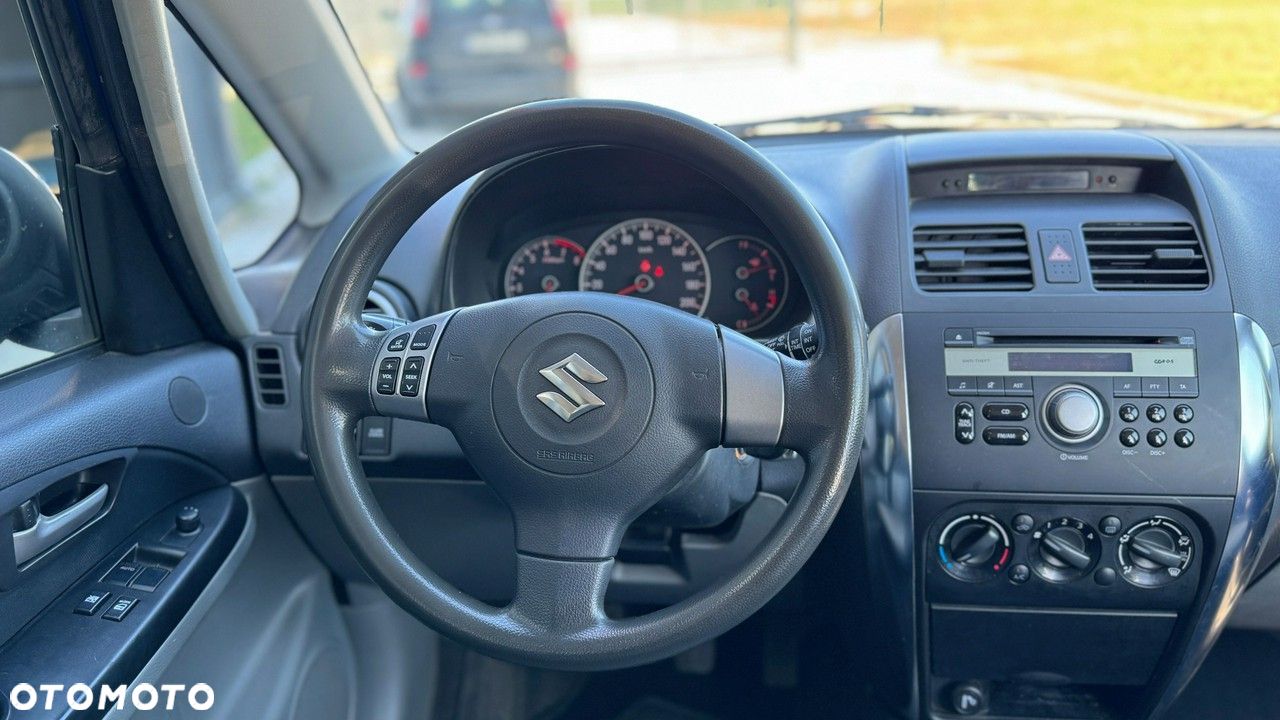 Suzuki SX4 1.6 Premium Outdoor - 23