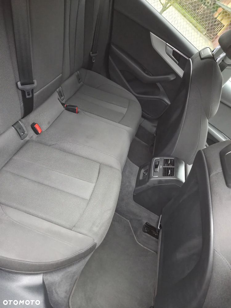 Audi A4 Limousine 35 TFSI mHEV S tronic - 16