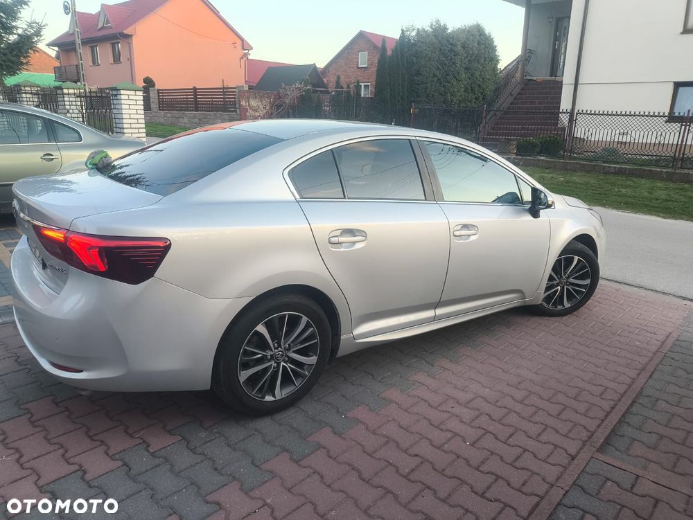 Toyota Avensis 2.0 D-4D Premium - 9