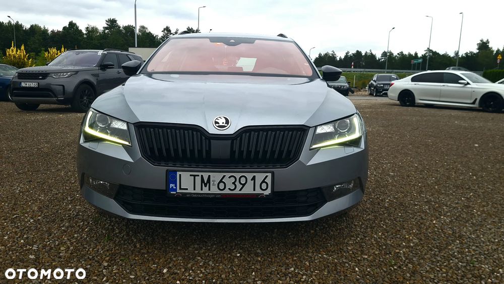 Skoda Superb 2.0 TDI Sportline DSG - 9