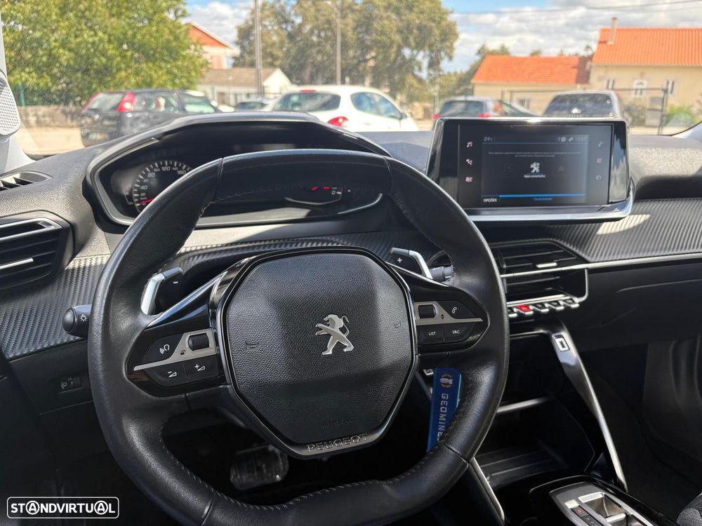 Peugeot 2008 - 8