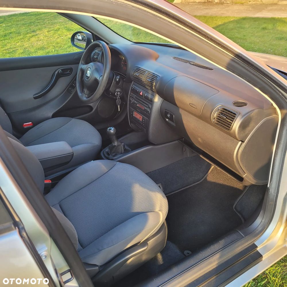 Seat Leon 1.6 Stella Plus - 11