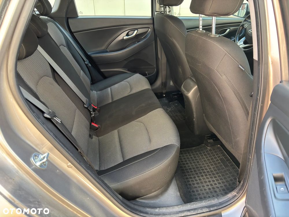 Hyundai i30 1.4 Classic + - 10