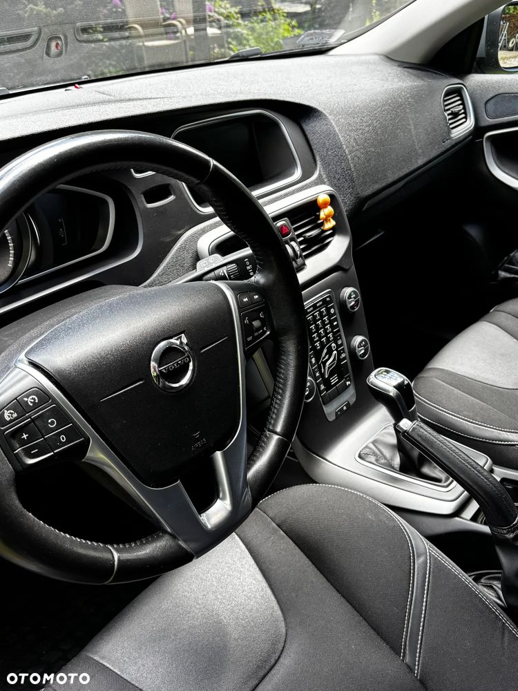 Volvo V40 D2 Momentum - 4