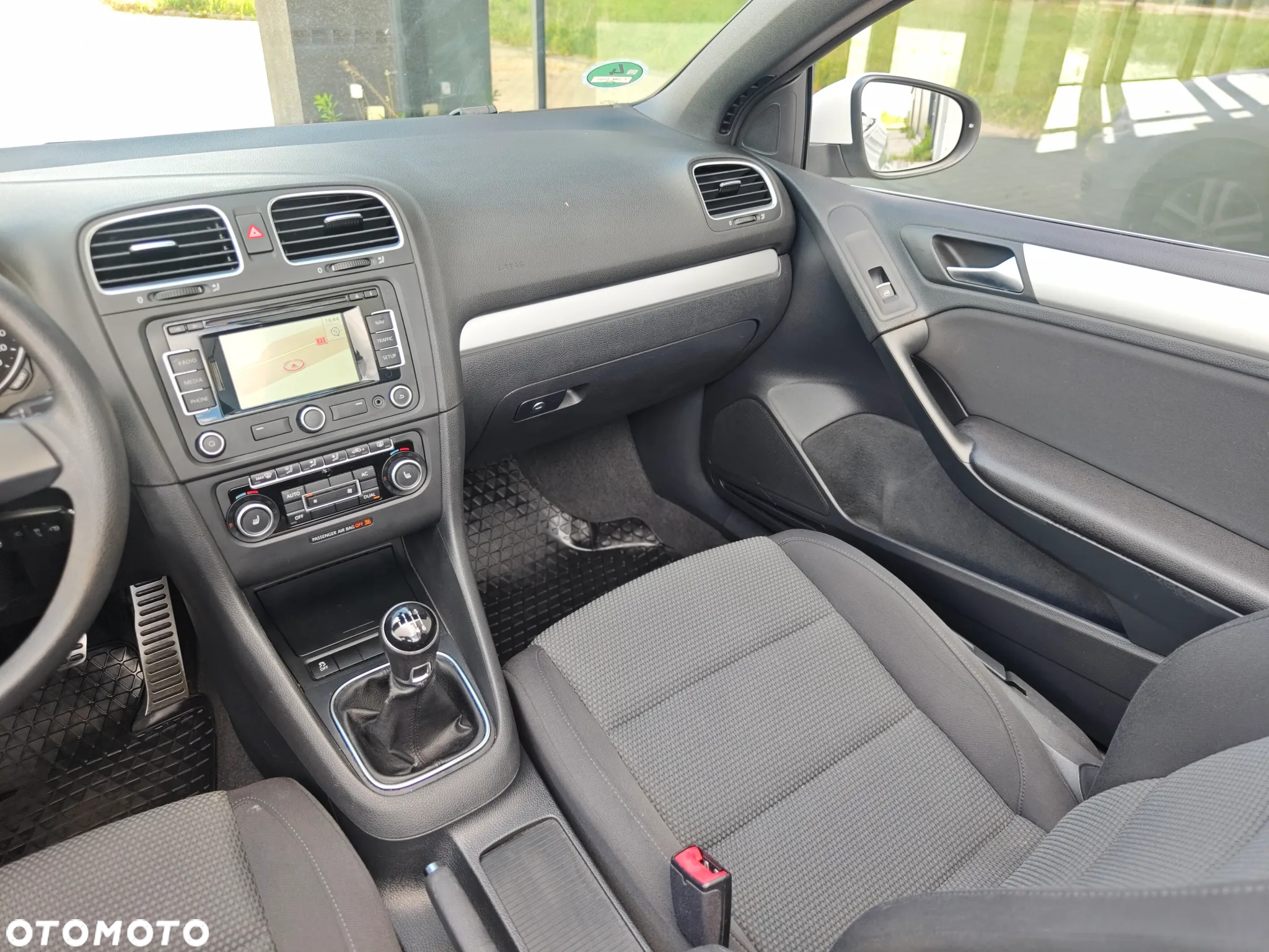 Volkswagen Golf Cabrio 1.2 TSI BlueMotion Technology Exclusive - 16