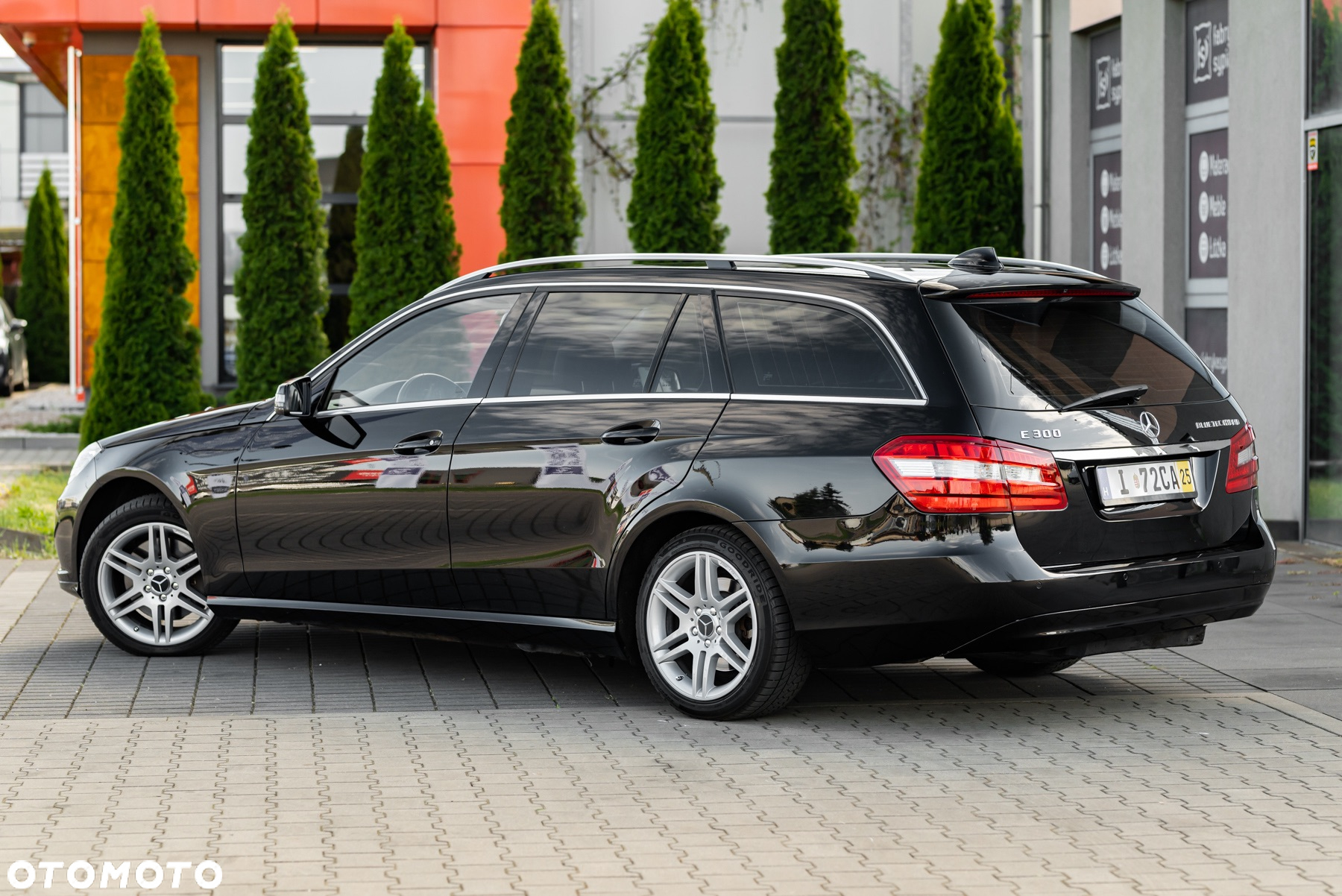 Mercedes-Benz Klasa E 300 T BlueTEC HYBRID 7G-TRONIC Avantgarde - 4