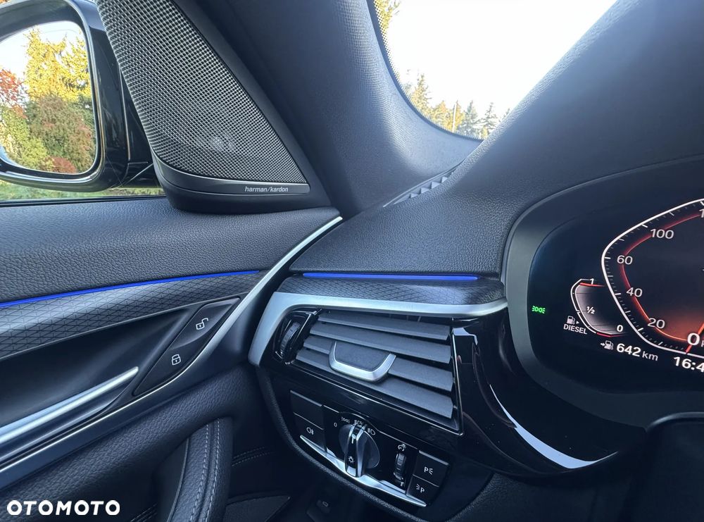BMW Seria 5 520d xDrive M Sport sport - 9