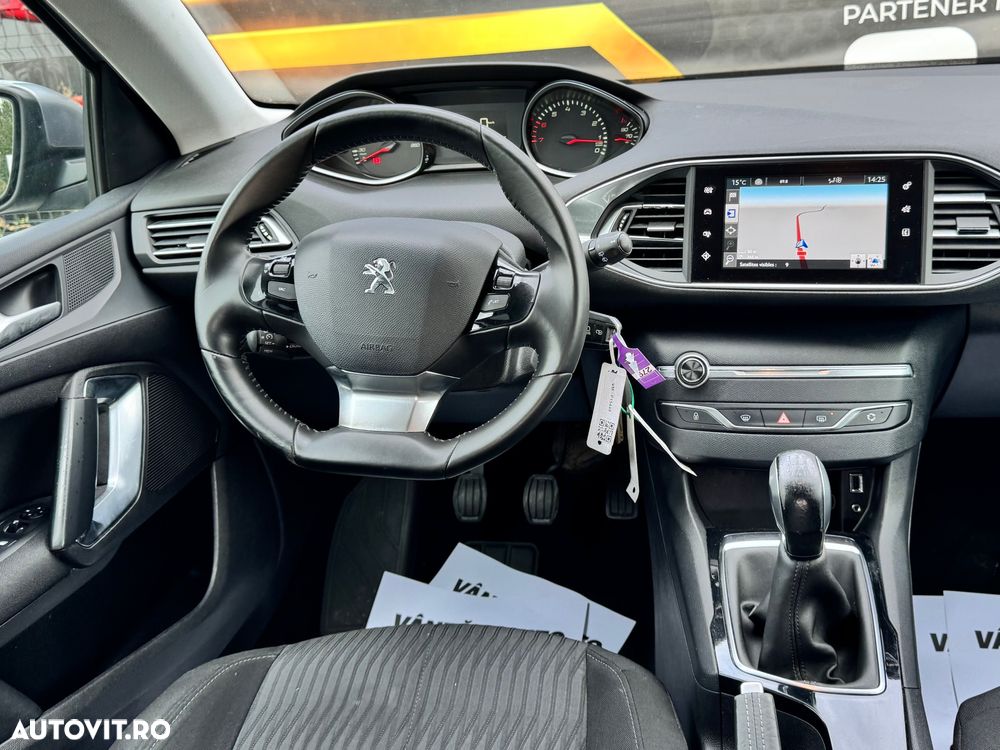 Peugeot 308 1.2 L PureTech Active - 21