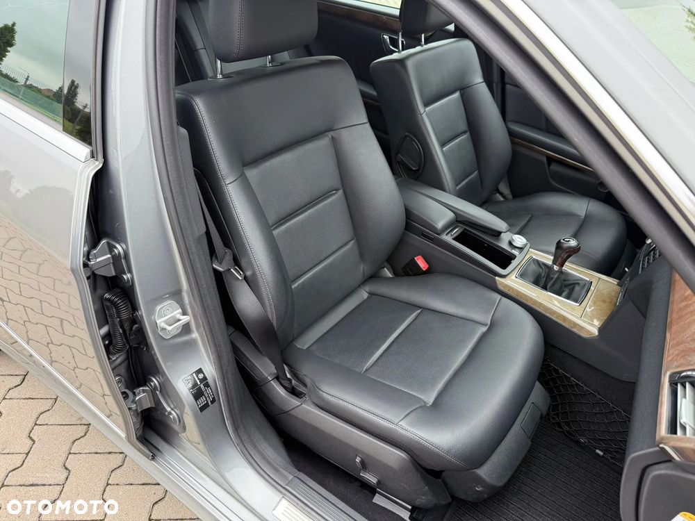 Mercedes-Benz Klasa E 200 CDI BlueEff - 23