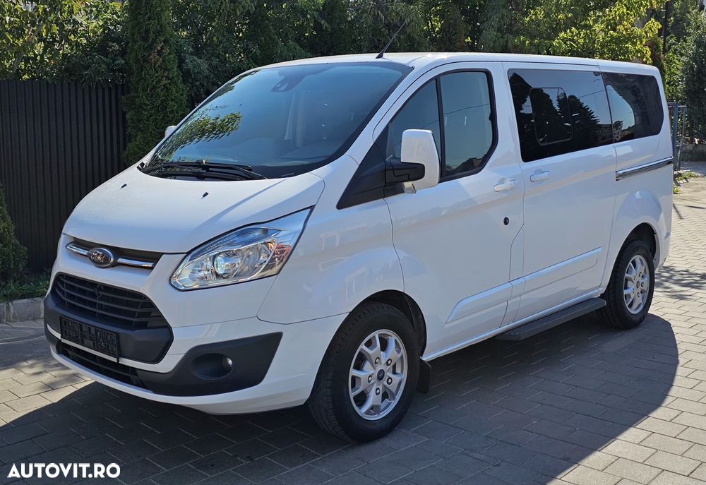 Ford Tourneo Custom - 1