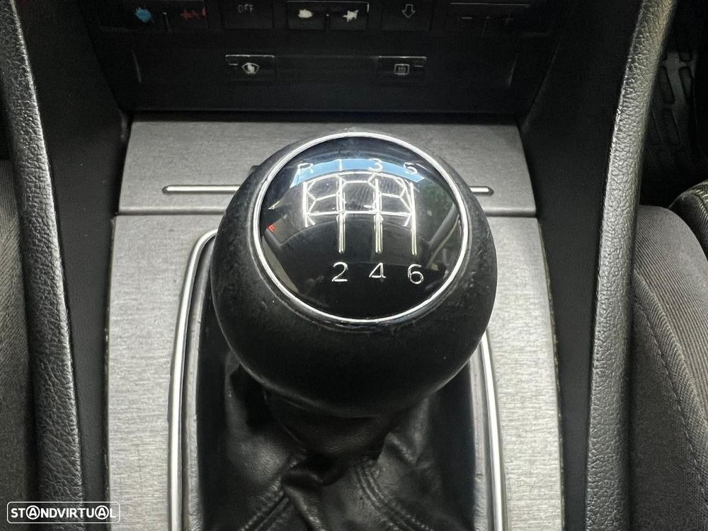 Audi A4 Avant 2.0 TDi S-line - 29