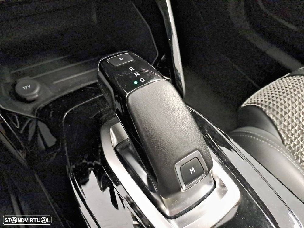 Peugeot 2008 1.2 PureTech GT EAT8 - 22