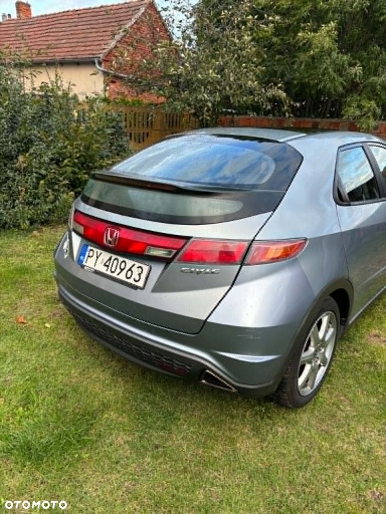 Honda Civic 1.8 Executive - 3