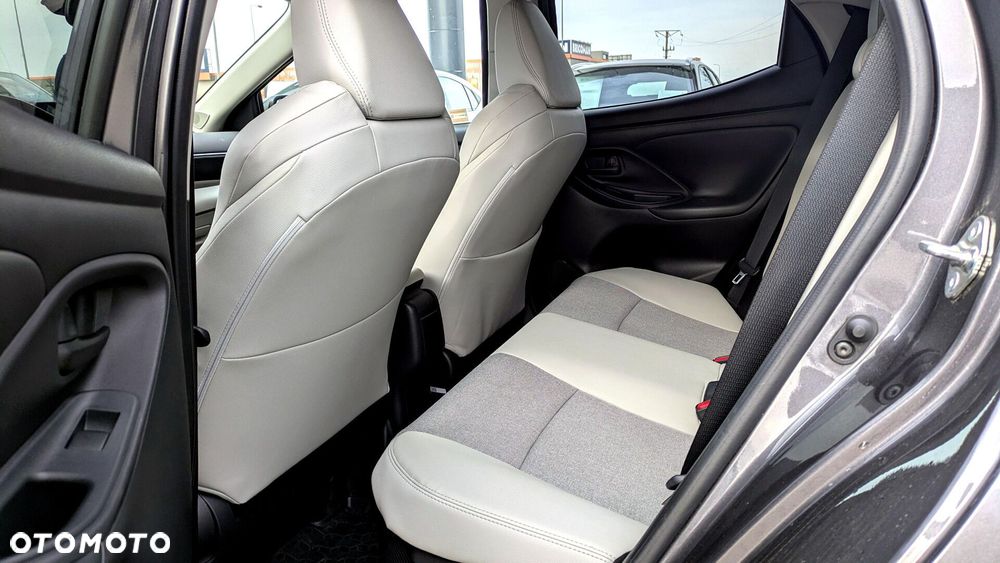 Toyota Yaris Hybrid 1.5 Executive - 9