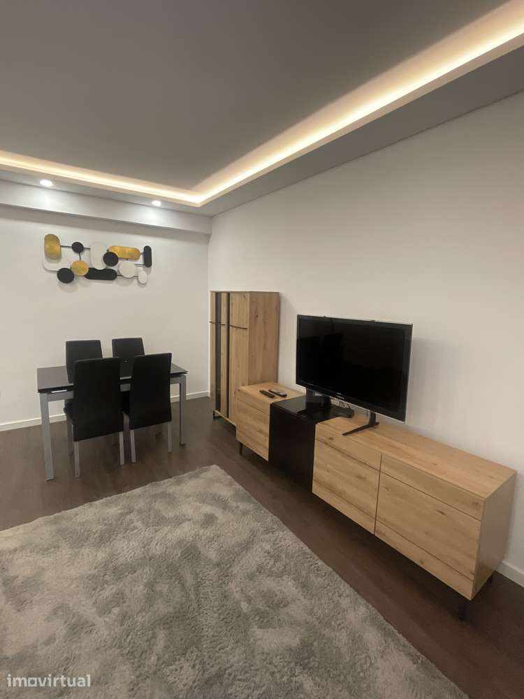 T2 com varanda em Encosta do Sol - Grande imagem: 4/20