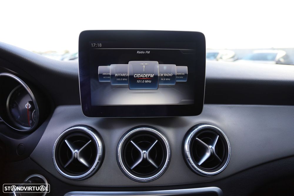 Mercedes-Benz CLA 180 d Urban - 11