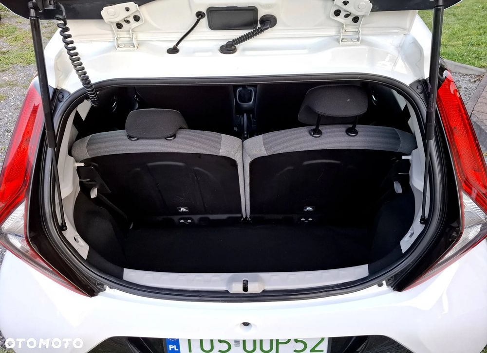 Toyota Aygo x-play connect - 13