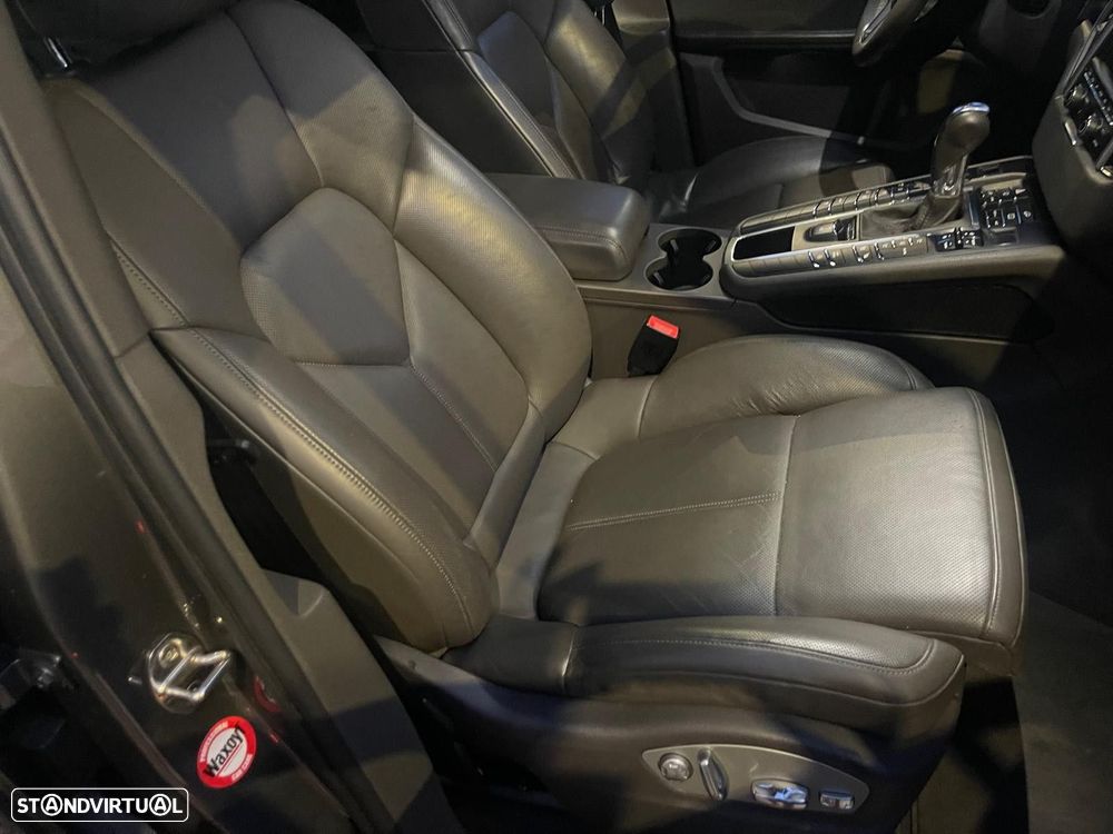 Porsche Macan S - 31
