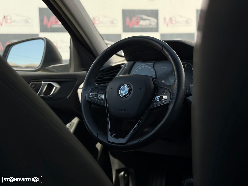 BMW 116 d Advantage Auto — fotografia 24