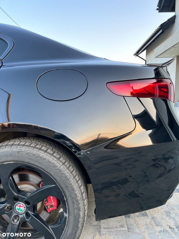 Alfa Romeo Giulia 2.0 Turbo 16V AT8-Q4 Veloce Ti - 9