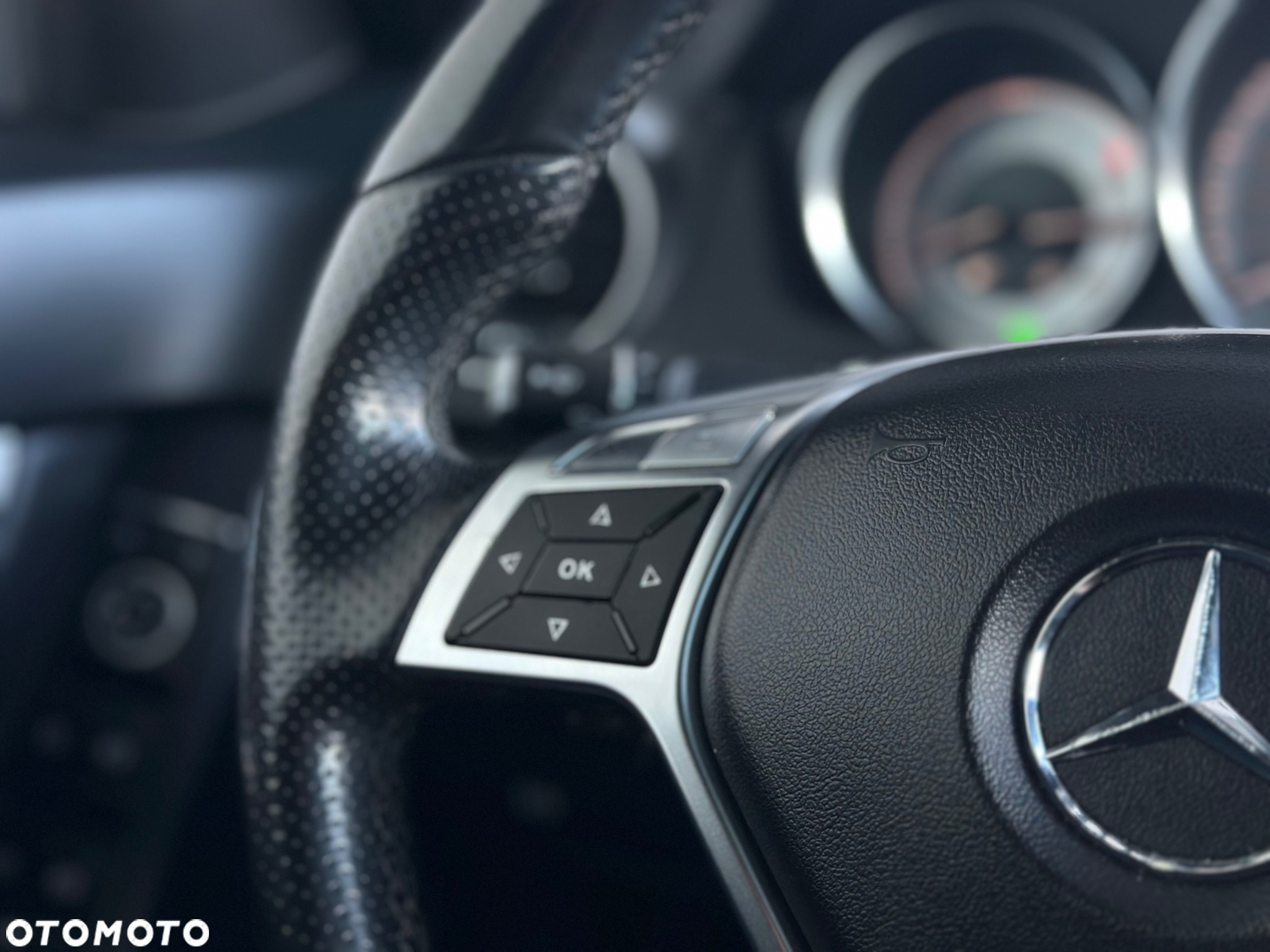 Mercedes-Benz Klasa C 250 CGI Automatik BlueEFFICIENCY - 32