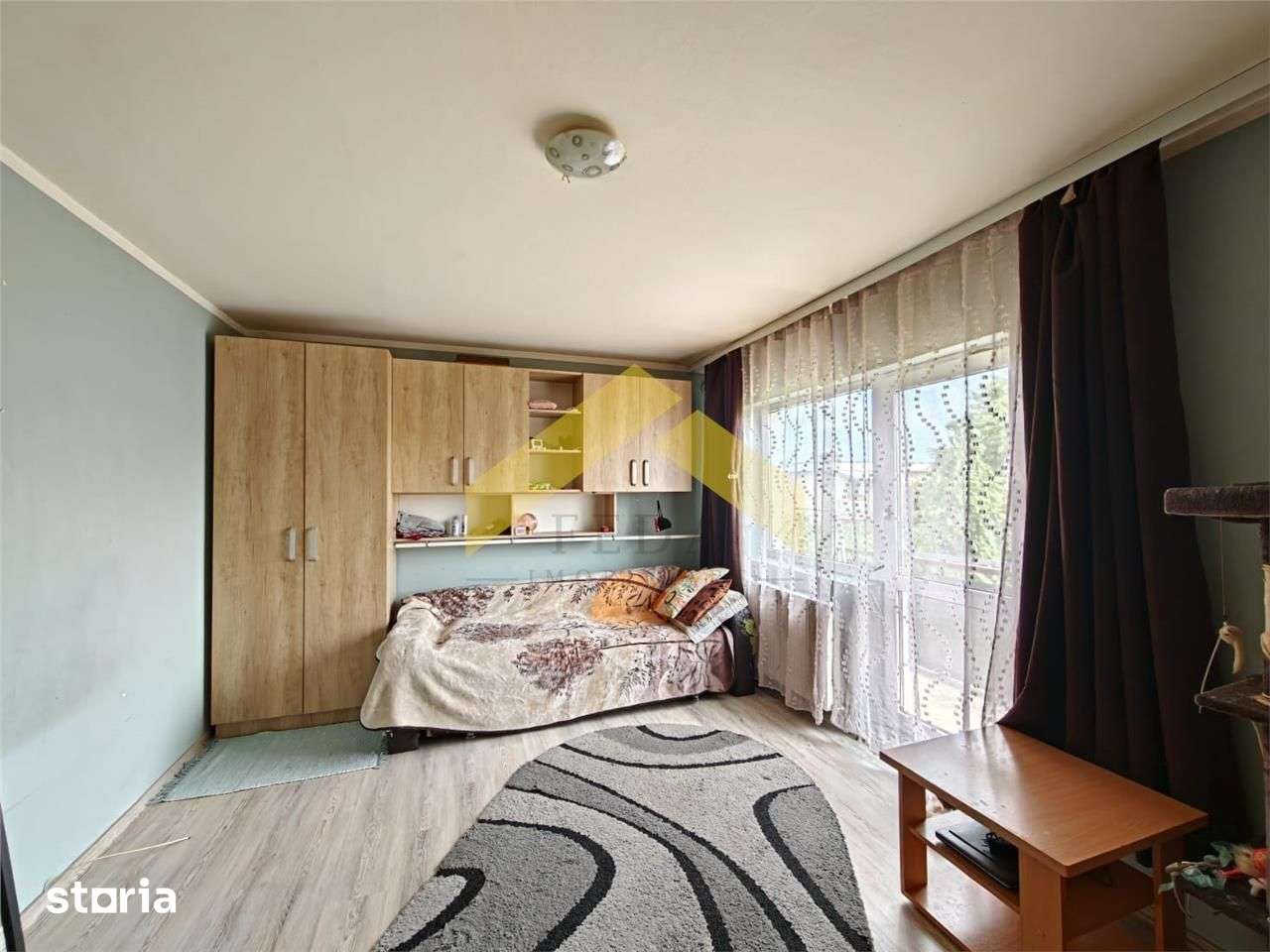 Apartament 100 mp construiti 2 camere zona 300 de vanzare — fotografia 3