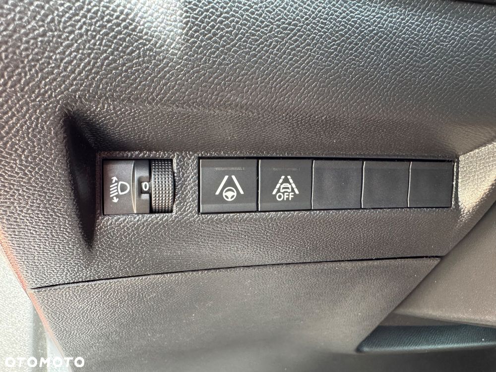 Peugeot 2008 1.5 BlueHDi Allure Pack S&S EAT8 - 20