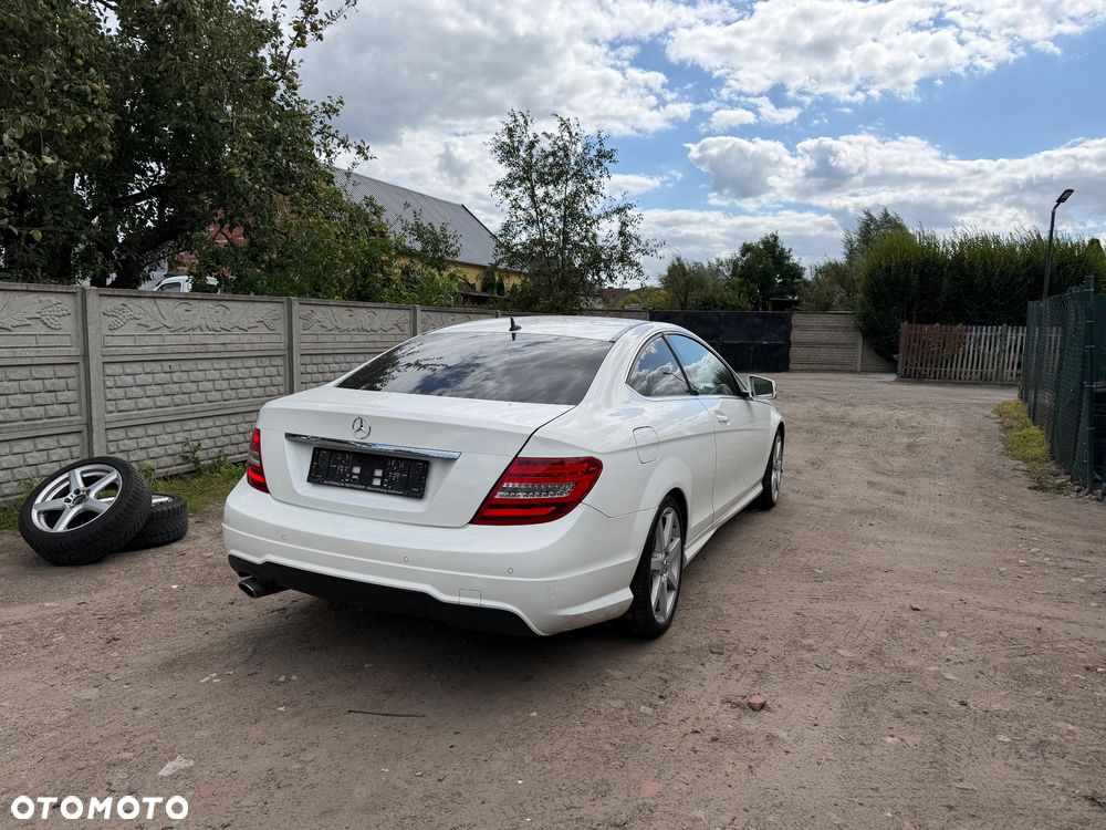 Mercedes-Benz Klasa C 220 CDI DPF BlueEFFICIENCY 7G-TRONIC Edition 1 - 6