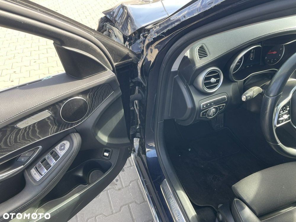 Mercedes-Benz Klasa C 300 d 4Matic 9G-TRONIC Exclusive - 6