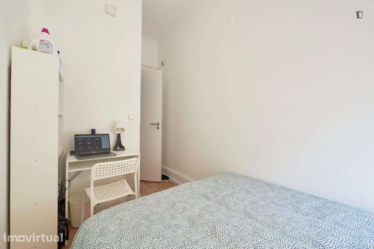 Quarto - localizado em Marquês de Pombal Lisbon - Grande imagem: 5/12